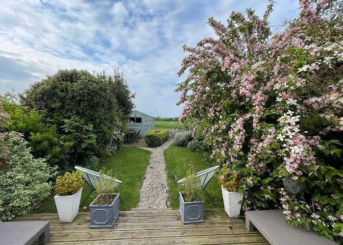 Charming North Norfolk Flint Cottage