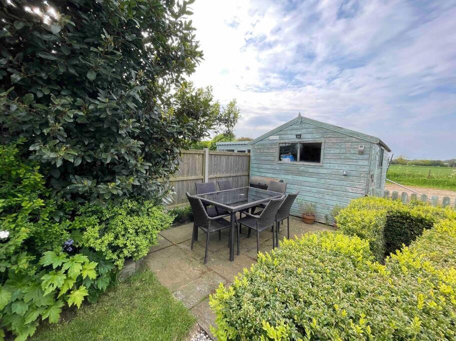 Holiday home Charming North Norfolk Flint Baconsthorpe